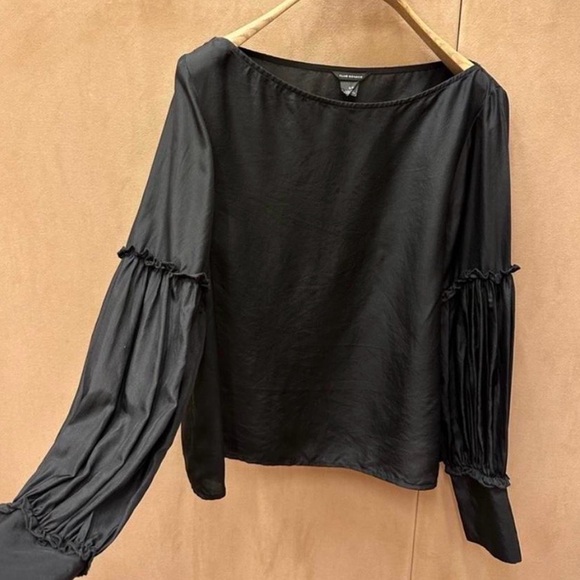 Beautiful Club Monaco Silk black blouse - Picture 2 of 5